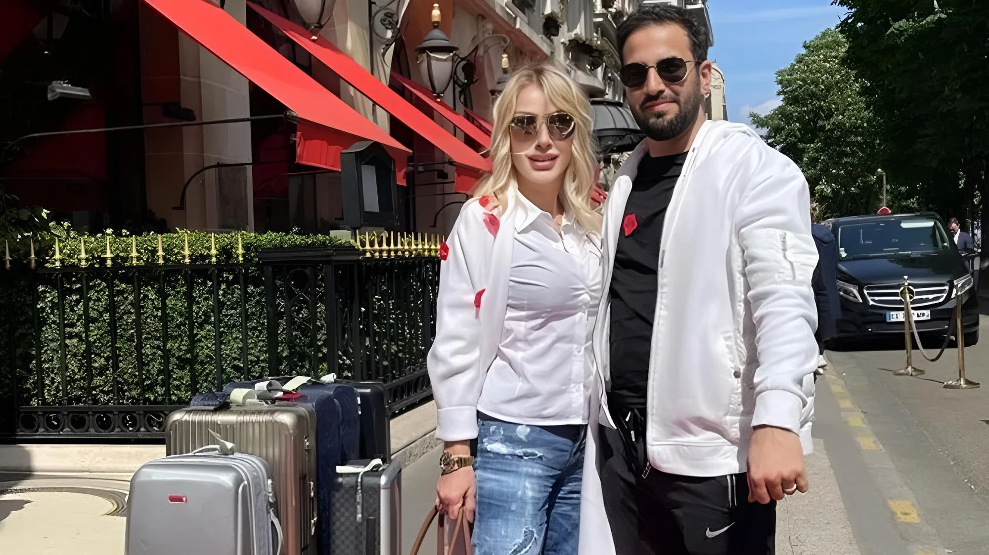 Seda Sayan sahne tarzıyla gündem oldu! Eşiyle aşık halleri Berlin’i salladı 10 Intro 1600 seda sayan 3 restored