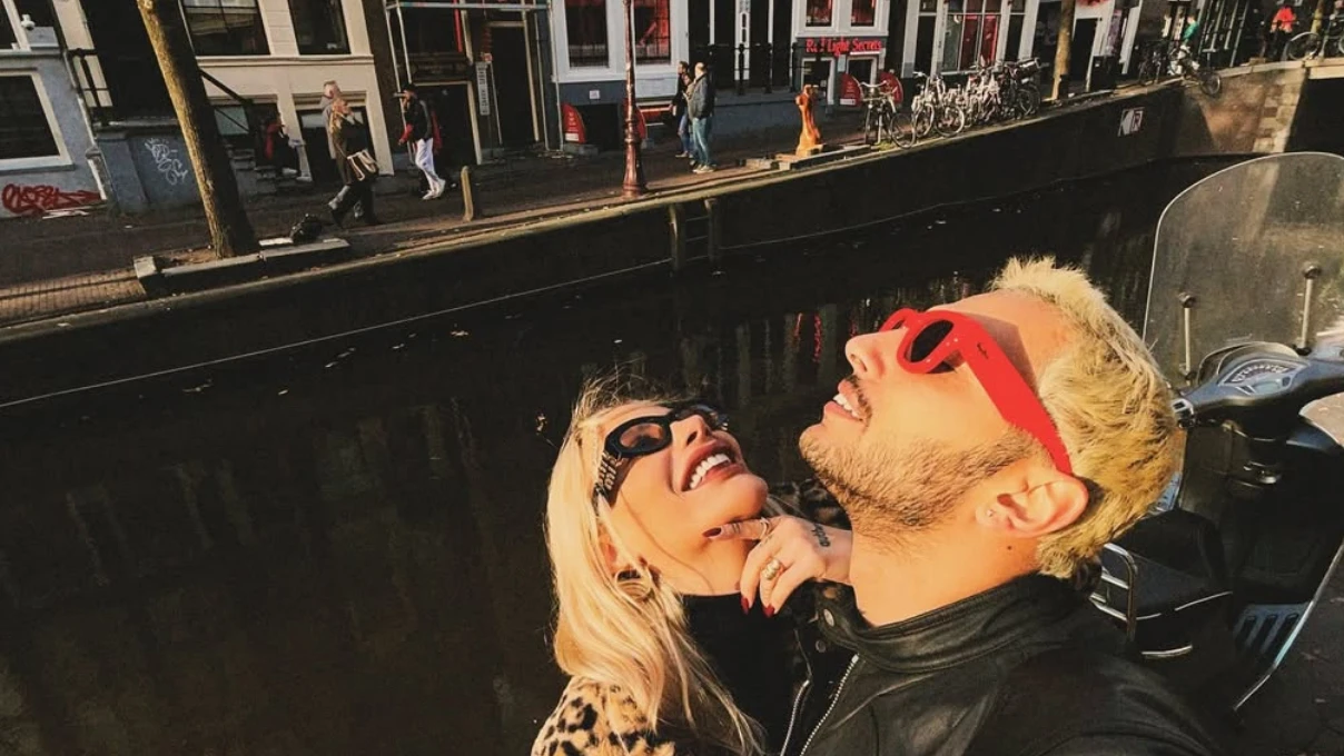 İrem Derici’nin Galatasaray-Ajax maçı için gittiği Hollanda'da başına gelmeyen kalmadı! Polisler peşine takıldı 9 Irem DErici 4 2