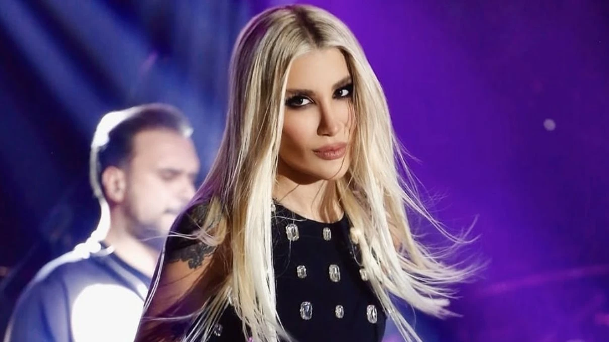 İrem Derici’den şoke eden hareket! Nişanlısını takipten çıktı 9 İrem Derici’den şoke eden hareket! Nişanlısını takipten çıktı