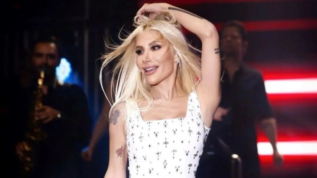 Irem Dericiden Galatasaraya sitem Hedefler Dua Lipa hayaller Coskun Sabah mi