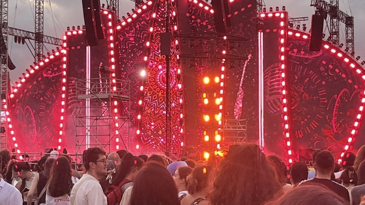 Jennifer Lopezin Istanbul konserine unluler akin etti Konser alani doldu tasti