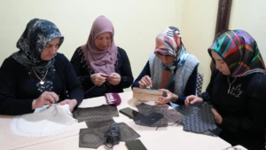 Kastamonu’da eski köy okulu kadınlara umut oldu! Hem öğreniyorlar hem aile ekonomilerine destek oluyorlar