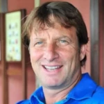 Kaya Cilingiroglu yeni askiyla odul toreninde 25 yas kucuk sevgilisini goren herkes kizi Zehraya benzetti