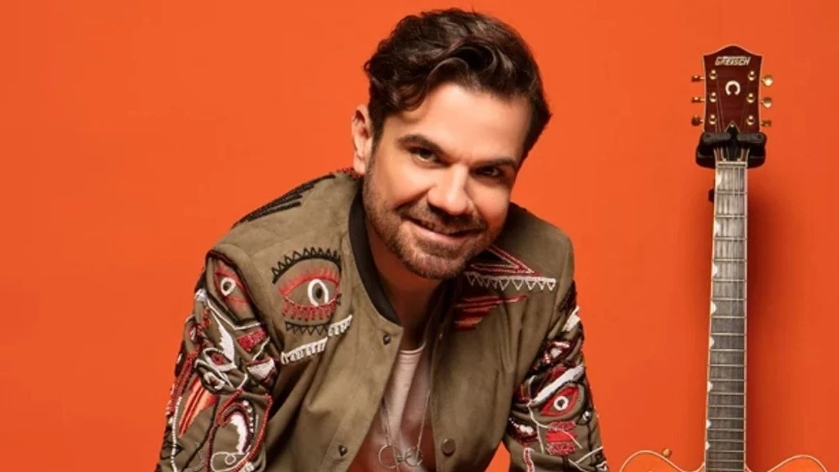 Kenan Doğulu’nun çok konuşulacak anları kameralarda! Ünlü şarkıcı ayakta durmakta zorlandı 9 Kenan Doğulu’nun çok konuşulacak anları kameralarda! Ünlü şarkıcı ayakta durmakta zorlandı