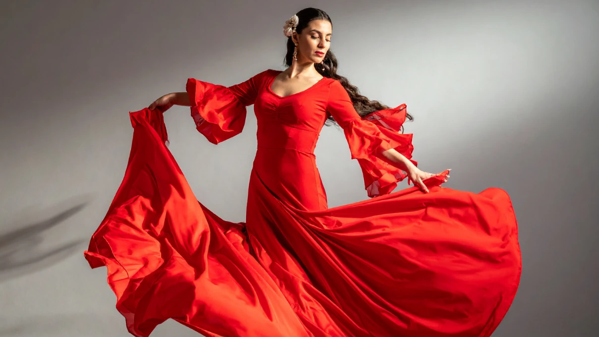 Kırmızı elbise modası geri döndü: 2026 yılbaşı için en şık modeller 4 Kirmizi elbise 3