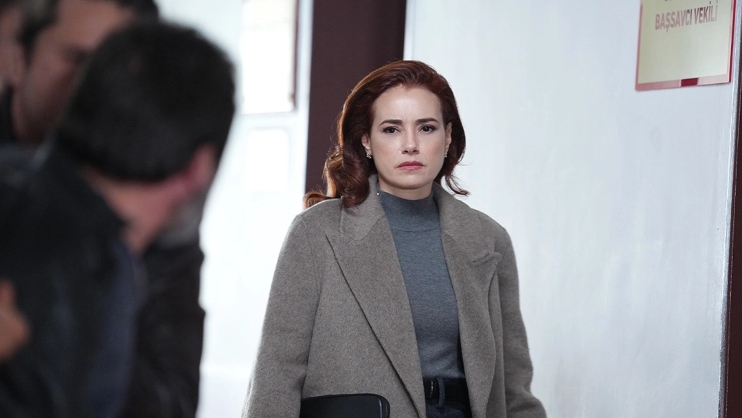 Kıskanmak 13. Bölümde Cemal’in gerçek kimliği ortalığı karıştırdı! Final sahnesinde büyük sürpriz 7 Kiskanmak 4 1