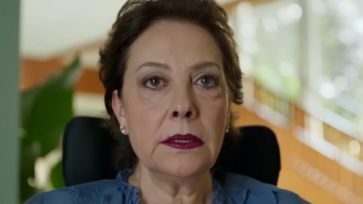 Kiskanmak dizisinde Halitin kardesi Nuzhet mi Medihanin herkesten sakladigi sir