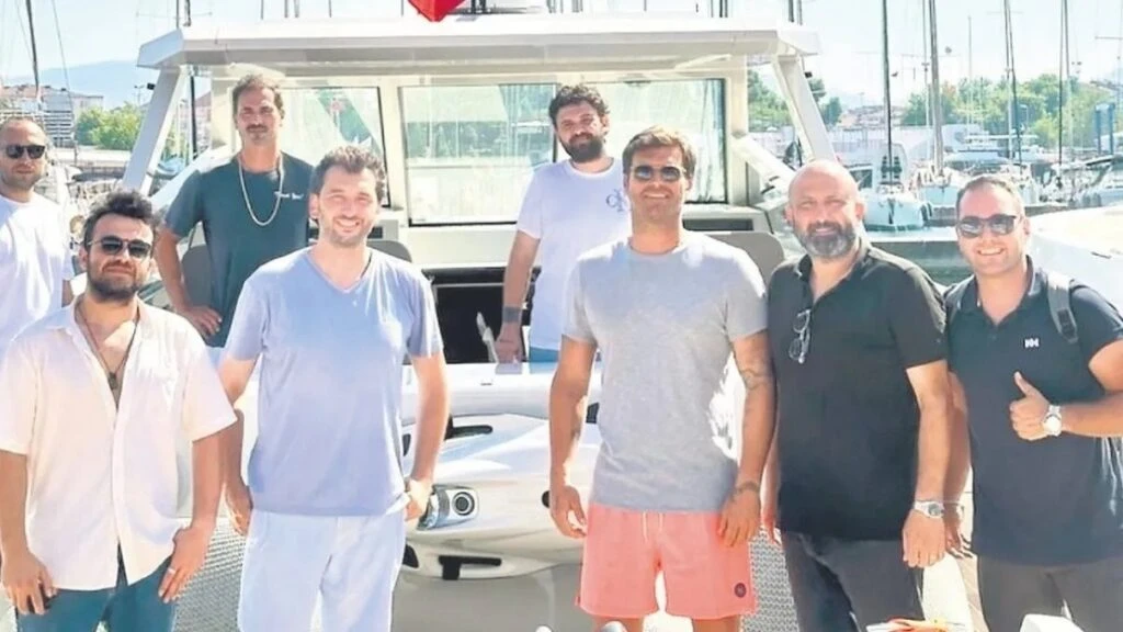Kıvanç Tatlıtuğ yakın dostu Halit Yukay’ı arama çalışmalarının devam ettiğini duyurdu! 