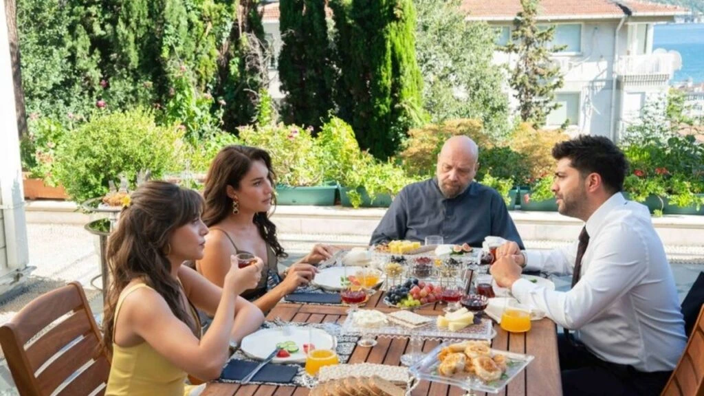 Kızılcık Şerbeti dizisine büyük şok! Yayından kaldırılması için kampanya başlatıldığı iddia edildi!