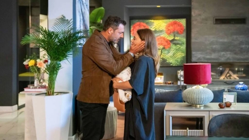 Kızılcık Şerbeti dizisine büyük şok! Yayından kaldırılması için kampanya başlatıldığı iddia edildi!