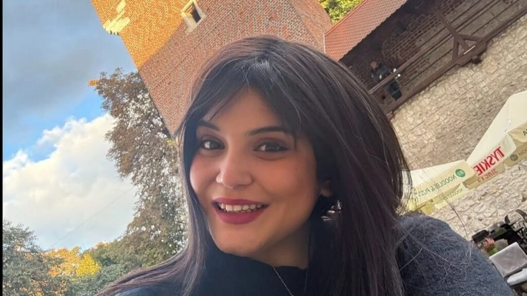 Kızılcık Şerbeti oyuncusu Feyza Civelek Emrah Altıntoprak’ı engelledi