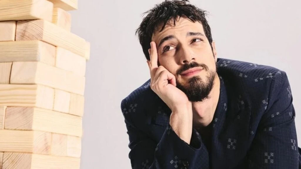 Mert Yazıcıoğlu’nun Cüneyt karakterinden sonra Osmanlı padişahı olması hayranları tarafından beğeni topladı! 