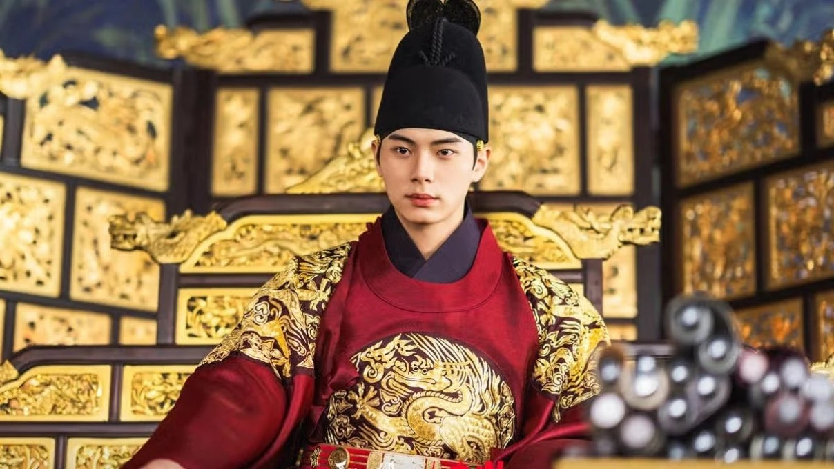 Bon Appétit Your Majesty dizisinin kahramanı Lee Chae Min aşka geldi! Sevgilisi Ryu Da In ile çift yüzüğü taktı