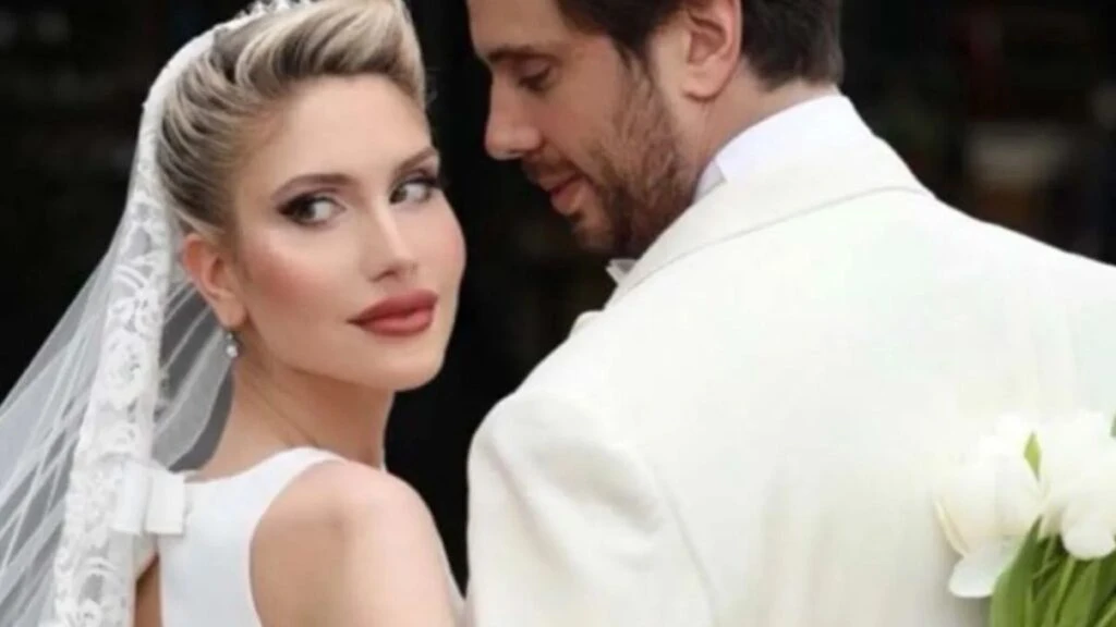 Leyla Mizrahi kim kac yasinda meslegi ne Leyla Mizrahi kimin kizi