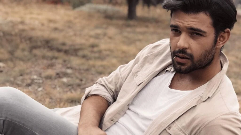 Leyla dizisinin Halil’i Berk Bakioğlu kimdir? Berk Bakioğlu kaç yaşında nasıl ünlü oldu? 