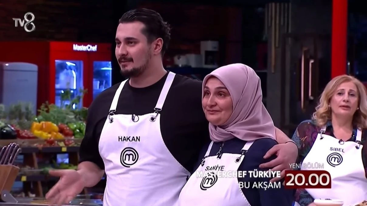 MasterChef’te Hakan ve annesi Saniye hanım’ın duygusal anları! MasterChef Hakan’ın hikayesi herkesi ağlattı! 6 MASTERCHEF 2025 HAKAN ALTUNBAS KIMDIR
