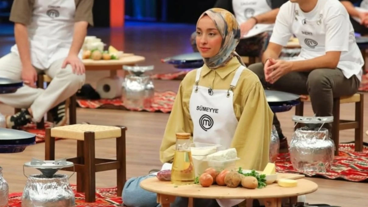 MasterChef’te Sümeyye Çağatay ve Hakan’a sert çıkıştı! “Onur’un hakkını yediniz!” 6 MASTERCHEF 2025 SUMEYYE KIMDIR