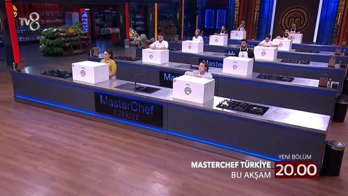 MasterChef’te Hakan ve annesi Saniye hanım’ın duygusal anları! MasterChef Hakan’ın hikayesi herkesi ağlattı! 7 MASTERCHEF TURKIYE 2025 ANA KADRODA YER ALAN YARISMACILAR