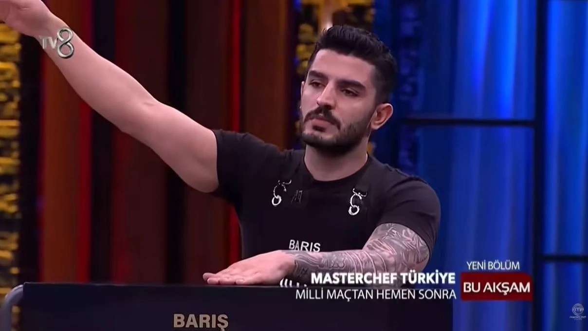 MasterChef’te Barış’ın potaya girmesine Gizem’i neden oldu? MasterChef Barış kimin oyununu bozacak? 4 MASTERCHEFTE BARIS VE GIZEM ARASINDA SOGUK RUZGARLAR ESIYOR