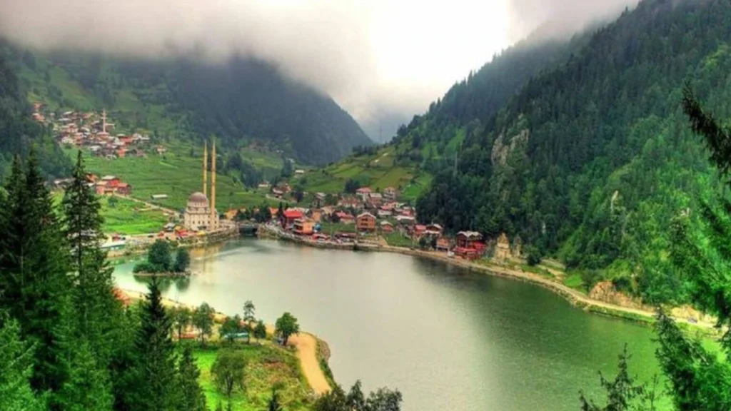 Maçari dizisinin yeni adı ‘Gözleri Karadeniz’ olarak değişti! Halit Özgür Sarı ve Özge Yağız bomba gibi geliyor