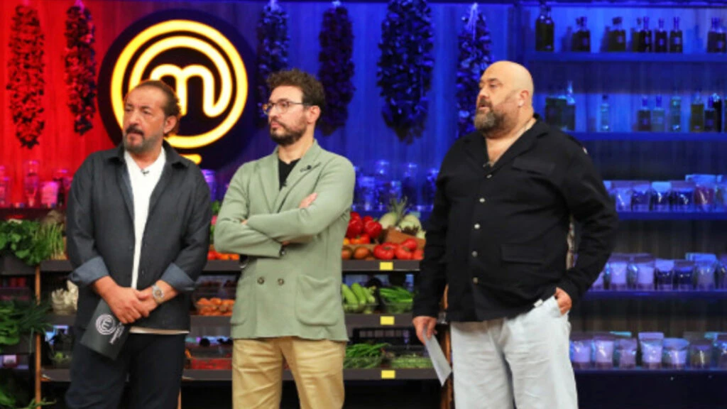 MasterChef 2025’te yeni kural krizi! Haftada 2 eleme kararı ve All Star karşılaşması seyirciyi çileden çıkardı 11 MasterChef 10 Kasim 2025 dokunulmazlik oyununu kim kazandi MasterChef eleme adayi kim oldu