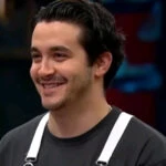 MasterChef 2025 Mert ve nisanlisinin pozu gundem oldu Sosyal medyadan yorum yagdi