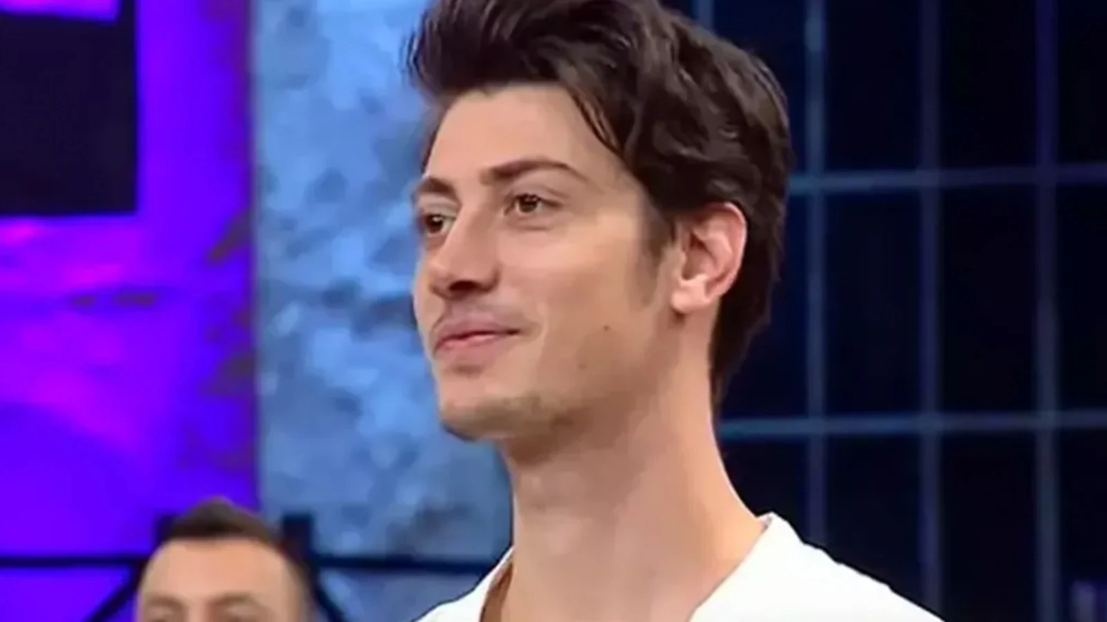 MasterChef 2025 konugu Alican Sabunsoy kimdir hastaligi ne Sesinin neden kotu ciktigini acikladi