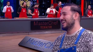 MasterChef All Star 2025 mavi takım kaptanı Kıvanç alay konusu oldu! Kırmızı takım onun için şarkı yazdı stüdyodakiler gülme krizine girdi!
