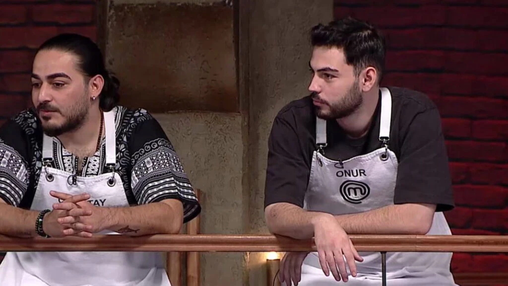 MasterChef Cagatay elenen yarismaci Onurun arkasindan hungur hungur aglamisti Paylasimiyla dikkat cekti