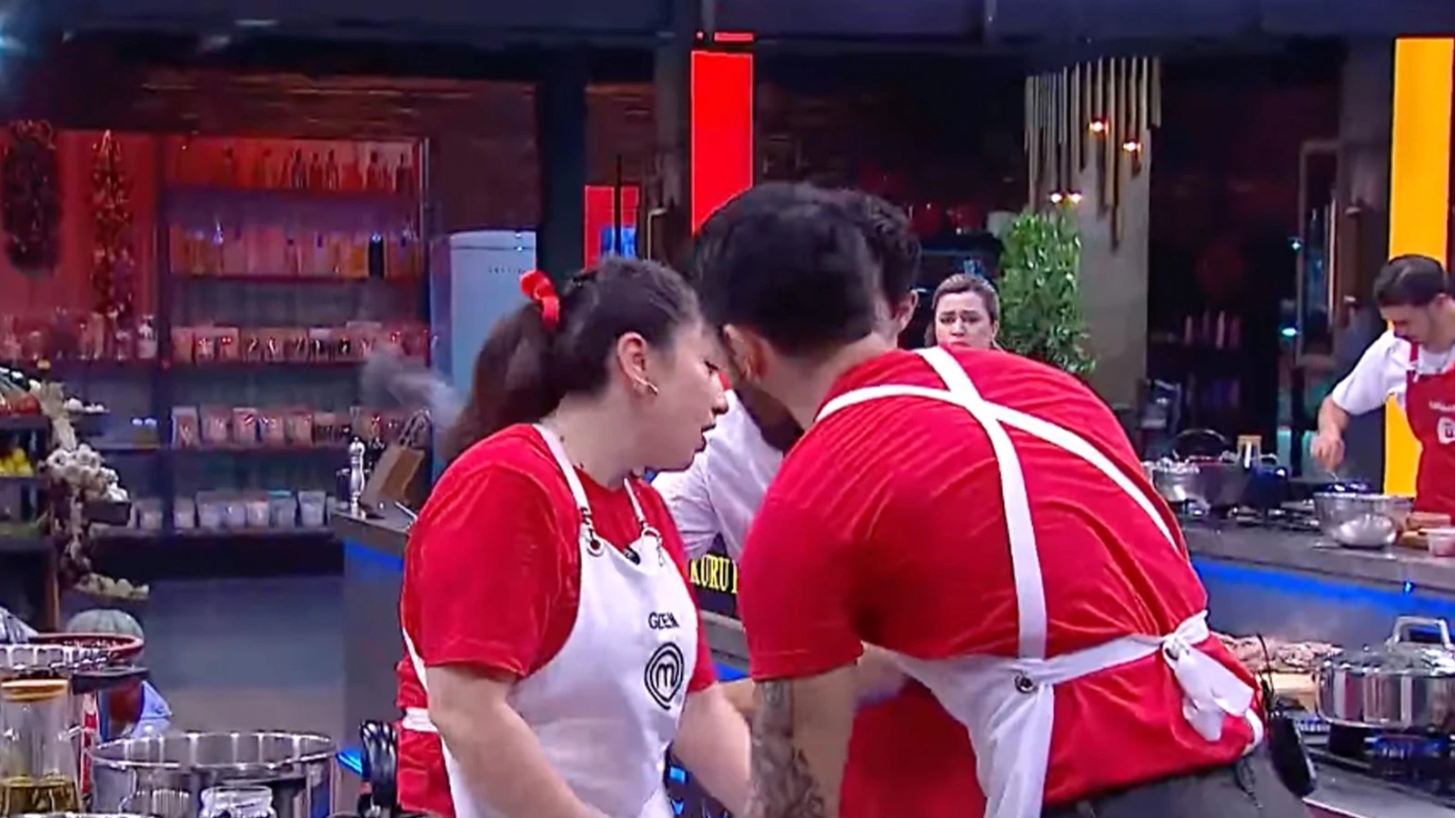 MasterChef Gizem sosyal medyayi ayaga kaldirdi tepki yagiyor Yarismanin agasi galiba