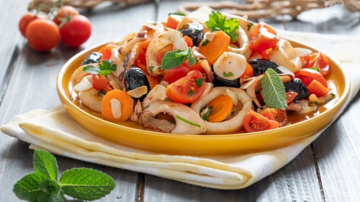 MasterChef Kalamar Salatasi tarifi Danilo Sefin restoraninin en populer salatasi