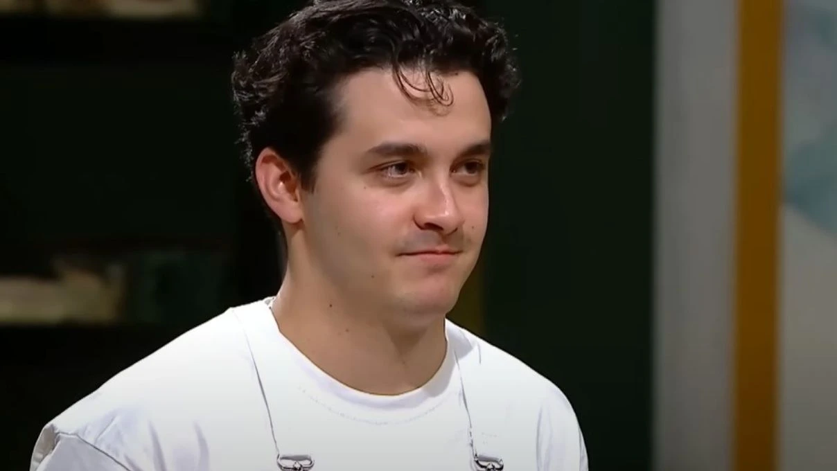MasterChef Turkiye 2025 ana kadroya yedeklerden giren Mert Camlibel kimdir kac yasinda nereli MasterChef Mertin biyografisi