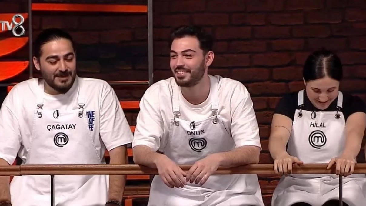 MasterChef Türkiye 2025’de eğlenceli anlar! MasterChef Onur herkesi kahkahaya boğdu 9 MasterChef Turkiye 2025de eglenceli anlar MasterChef Onur herkesi kahkahaya bogdu