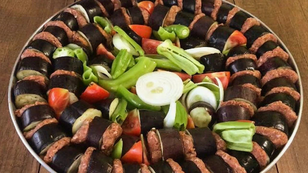 MasterChef beyinli patlican kebabi tarifi Bunu cogu kisi bilmiyor hem kolay yapiliyor hem sik bir sunumu var