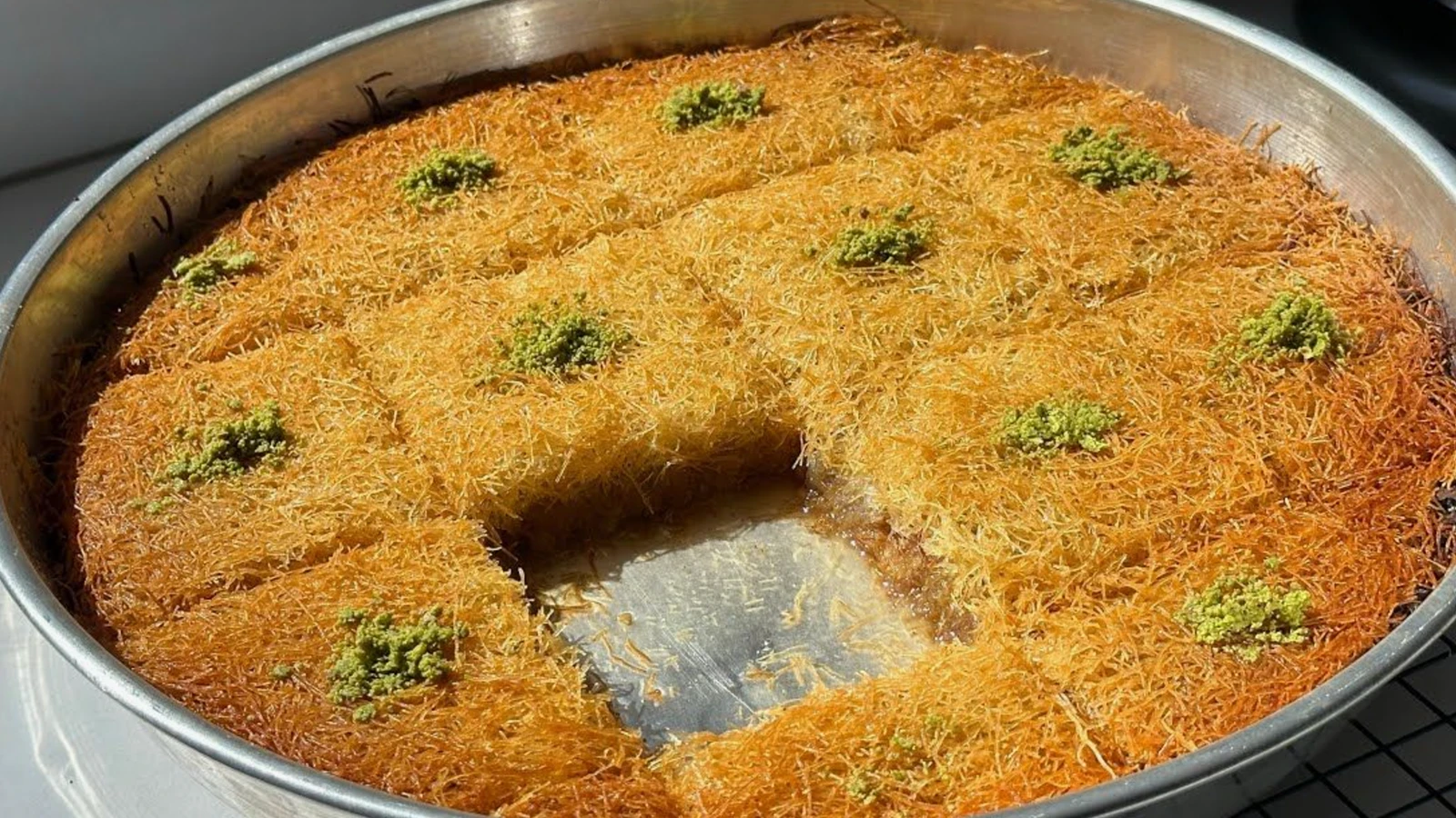 MasterChef kesme kadayıf tarifi! Dışı çıtır çıtır içi yumuşacık, bu tarifi kaydetmeyen çok şey kaybeder! 1 MasterChef kesme kadayif tarifi Disi citir citir ici yumusacik bu tarifi kaydetmeyen cok sey kaybeder