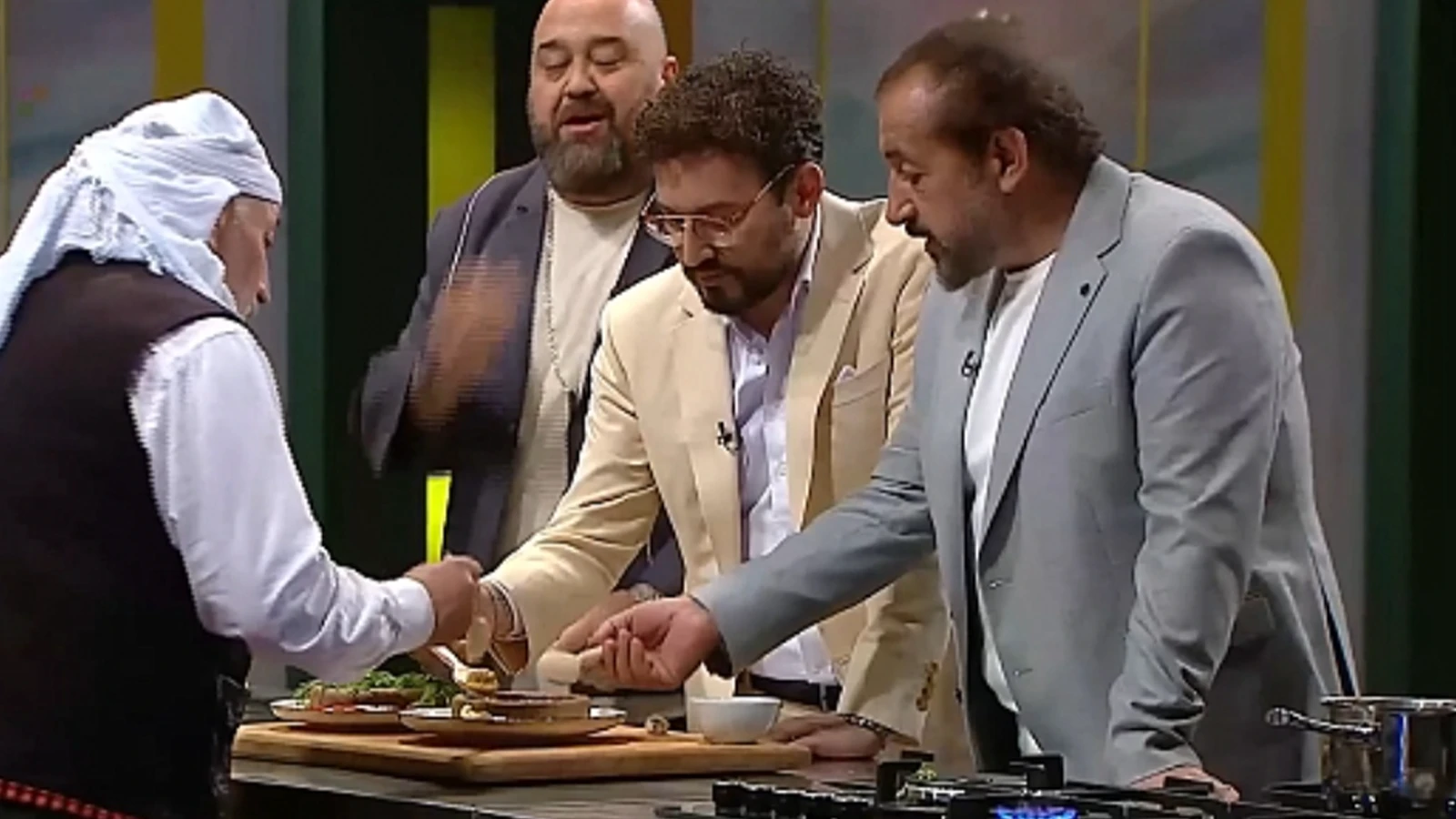 MasterChef kurgu mu sorusuna set calisanindan dikkat ceken cevap Tek tek acikladi