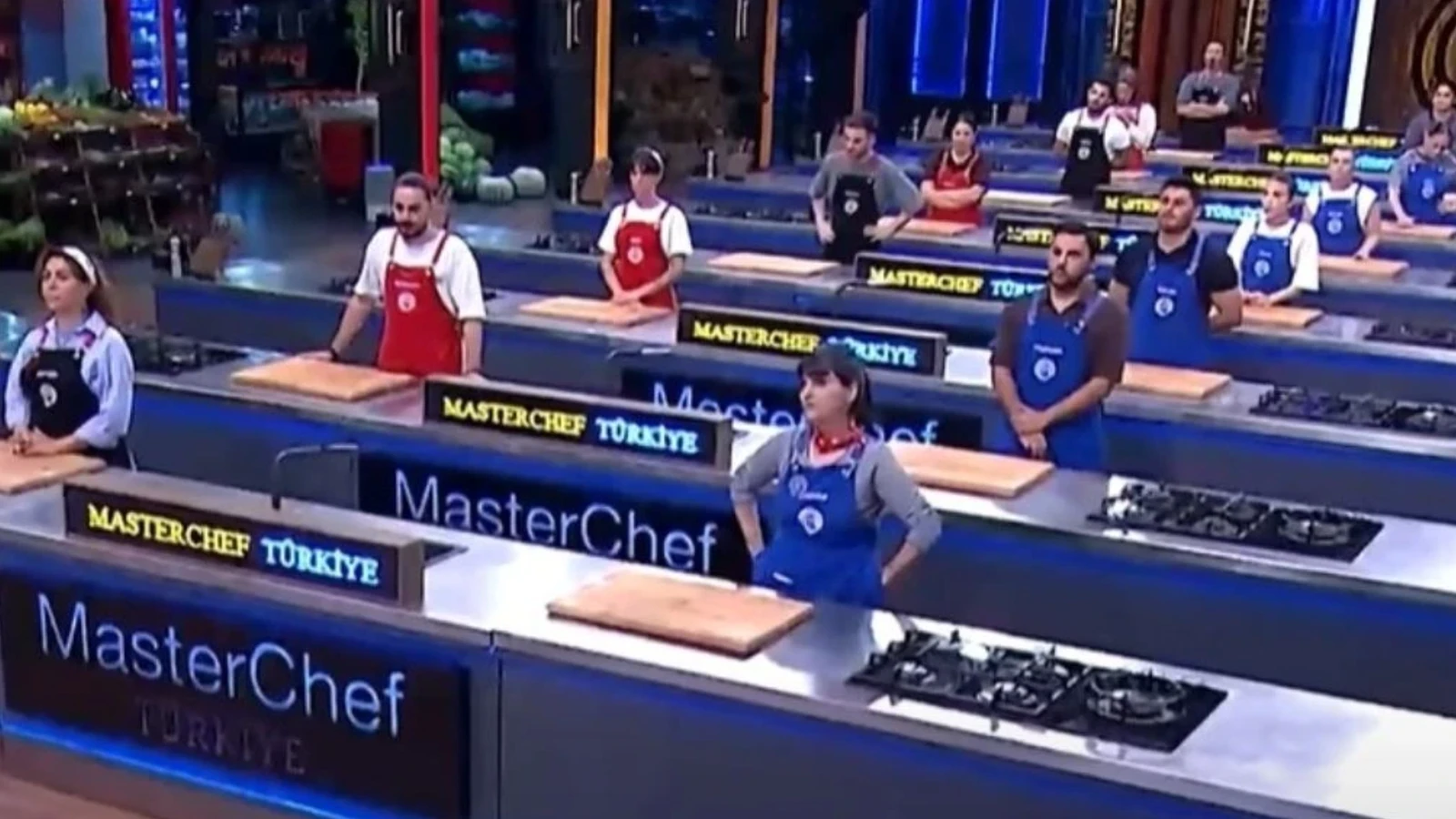 MasterChef'in perde arkasını fenomen set çalışanı Yener Yalçın açıkladı! MasterChef gerçek mi, kurgu mu? 4 MasterChefin perde arkasini fenomen set calisani Yener Yalcin acikladi MasterChef gercek mi kurgu mu
