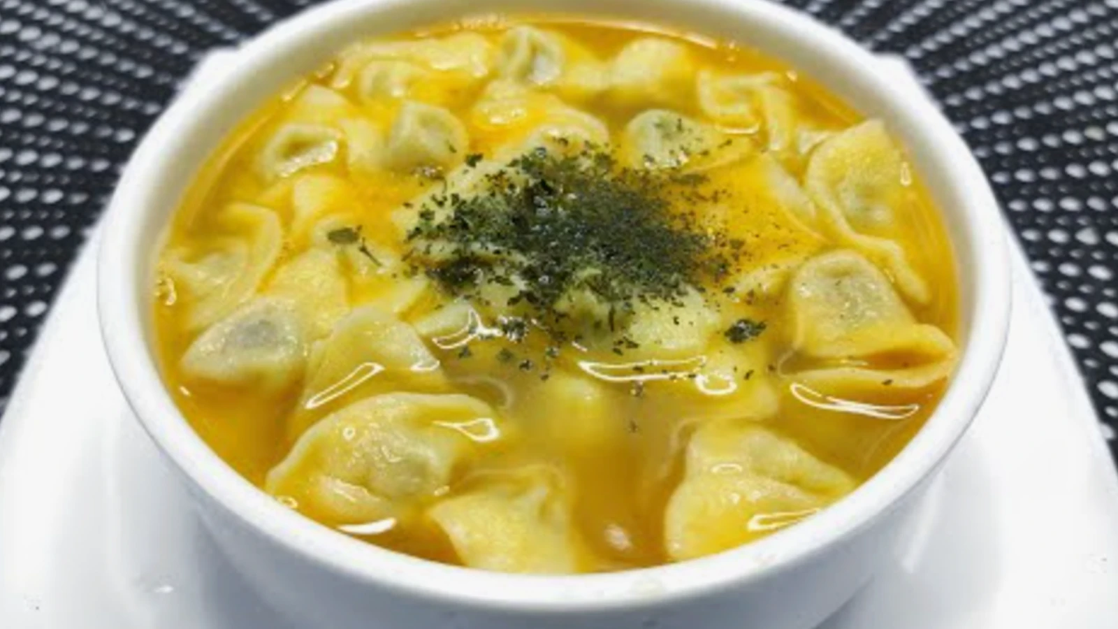 MasterChefte Azerbaycan mutfaginin vazgecilmezi dusbere tarifi Mantisi kucuk lezzeti buyuk denemeyen pisman oluyor