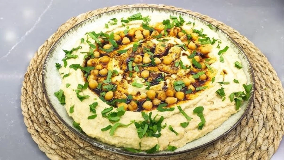 MasterChef’te Tarsus usulü humus tarifi! Tokmaktan gelen lezzet! 4 MasterChefte Tarsus usulu humus nasil yapilir