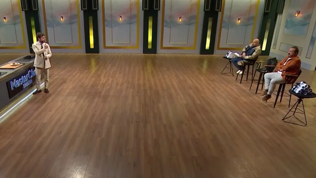 MasterChefte beklenmedik an seflerin yuzu dondu Juriden gecmis olsun cikisi