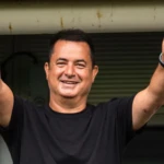 Medya patronu Acun Ilicali kizlariyla tatil keyfinde Paylasimi begeni rekoru kirdi