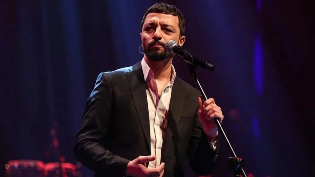 Ünlü şarkıcı Mehmet Erdem’den Aile Saadeti dizisine şarkı hediyesi!