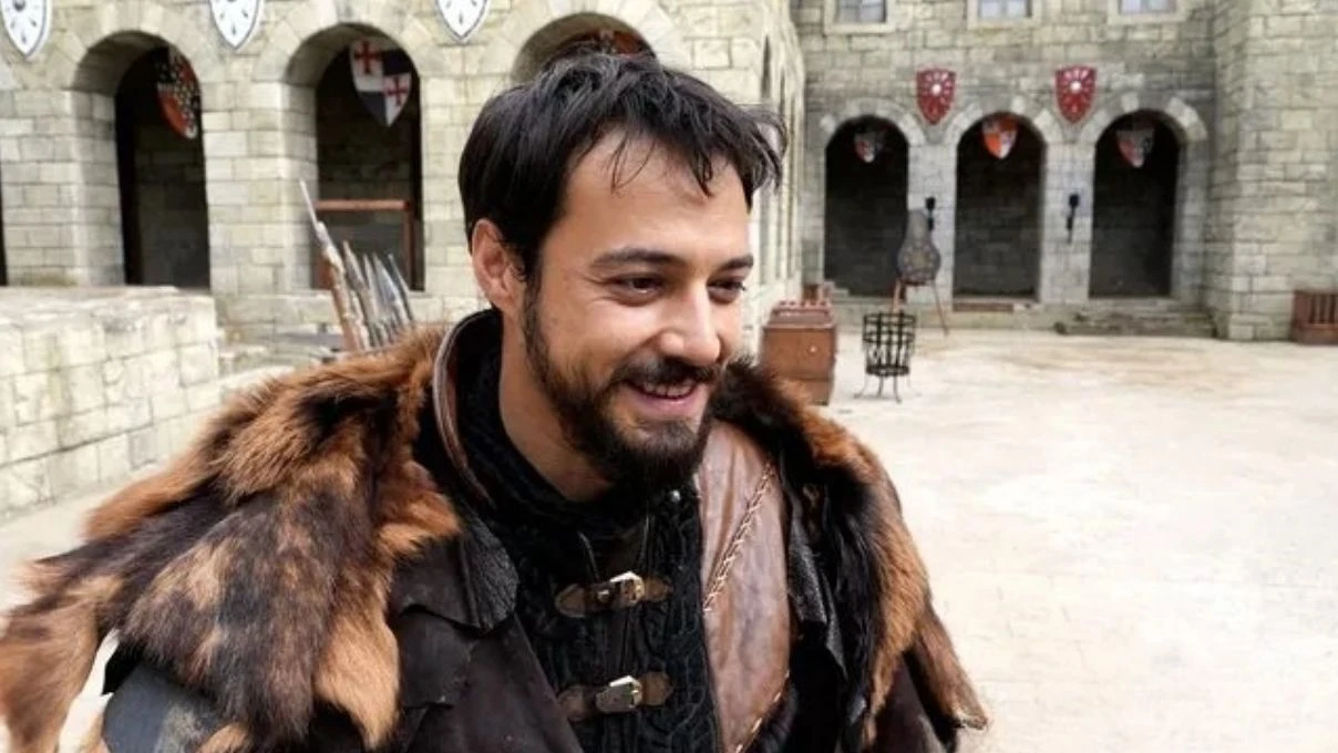 Orhan Bey rolüyle ekranlara dönen Mert Yazıcıoğlu’ndan Filistin mesajı! “Bir an önce son bulsun”