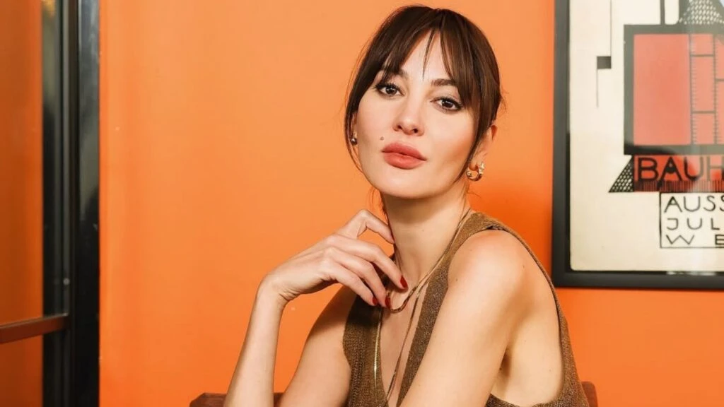 Uzak Şehir dizisinin Mine’si Mine Kılıç’tan sezon sonu set paylaşımı! 