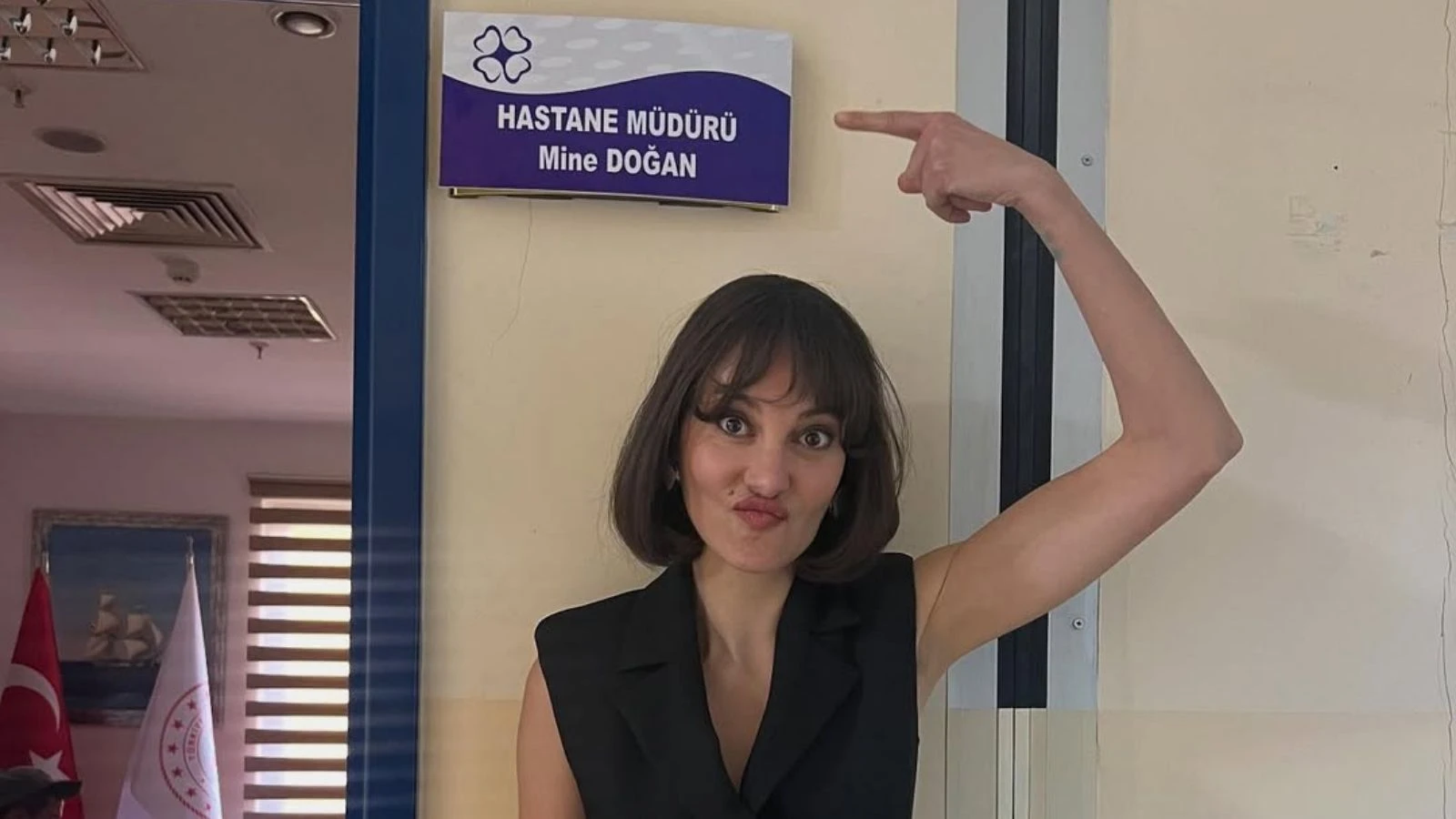 Uzak Şehir dizisinin Mine’si Mine Kılıç’tan sezon sonu set paylaşımı!