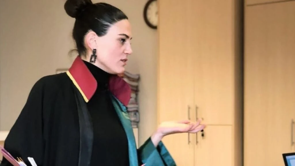 Miray Akovalıgil kimdir? Miray Akovalıgil ne iş yapar?