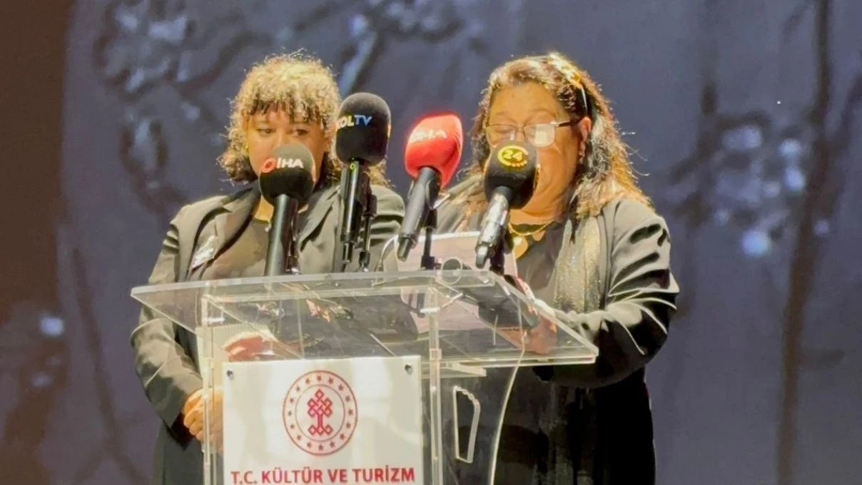 ABD’de hayatını kaybeden Muazzez Abacı’ya AKM’de veda töreni! Usta isimler akın etti 7 ABD’de hayatını kaybeden Muazzez Abacı’ya AKM’de veda töreni! Usta isimler akın etti