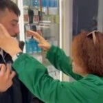 Mujde Ar esi Ercan Karakasla gittigi AVMde muhabirlerle gerilim yasadi Ustume niye cullaniyorsun