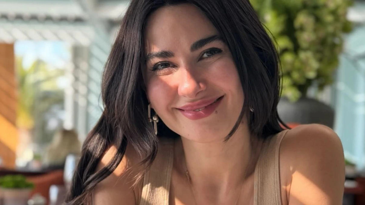 Nesrin Cavadzade 4