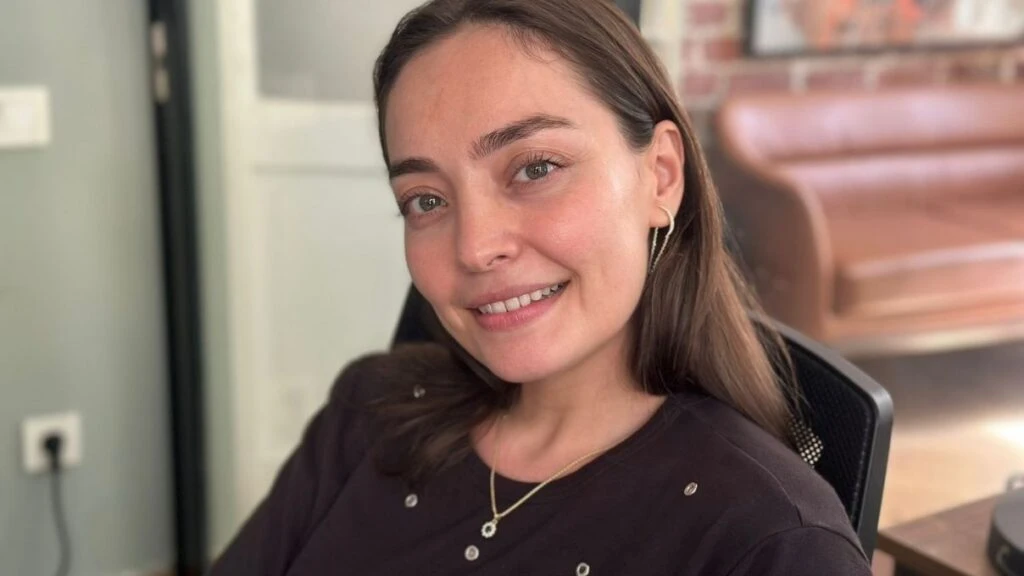 Cansel Elçin ve Zeynep Tuğçe Bayat çifti aynı projede buluştu! İkili ‘Ölü Arının İğnesi’ filminin başrolü oldu
